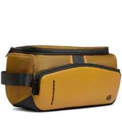 Beauty Case PIQUADRO Uomo in Tessuto e Pelle Colore Senape Linea Pq-Earth - BY6947S137