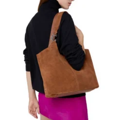 Borsa Donna a Spalla COCCINELLE in Camoscio Linea C-Easy Colore Cognac