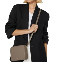Borsa Donna a Tracolla COCCINELLE Linea Tebe Colore Nero