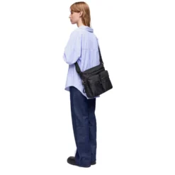 Borsa Donna a Tracolla MANDARINA DUCK Espandibile in Tessuto Linea MD20 Colore Nero Misura Grande