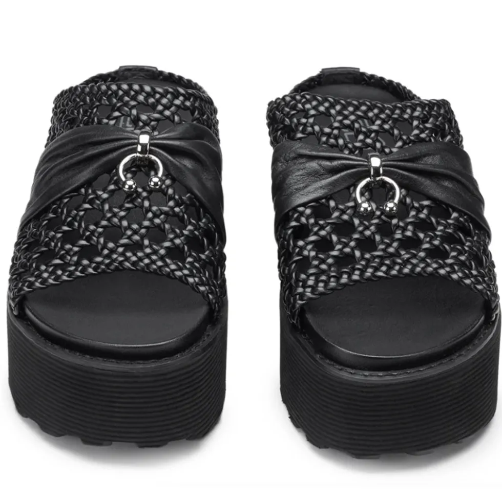 Ciabatte Donna CULT Nancy 3457 in Pelle Intrecciata Colore Nero