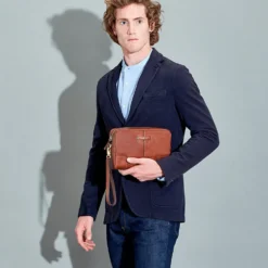 Pochette Uomo THE BRIDGE linea Vespucci in Pelle Marrone