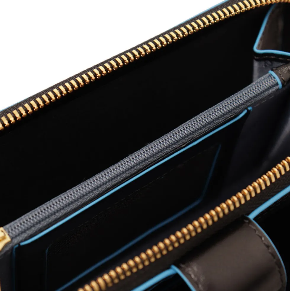 Portafoglio Donna Doppio Scomparto PIQUADRO In Pelle Nera - PD1354B2R Linea Blue Square