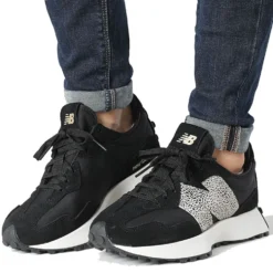 Scarpe Donna NEW BALANCE Sneakers 327 in Suede e Mesh colore Black e Sea Salt