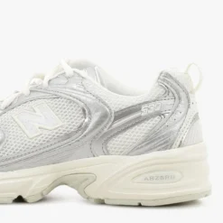 Sneakers Running Donna NEW BALANCE 530 in Tessuto Sintetico e Mesh Silver Metallic e Reflection