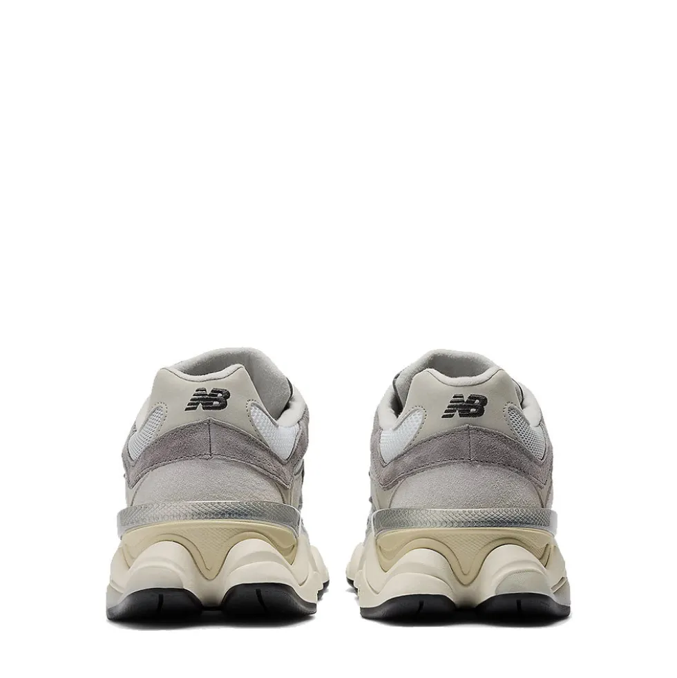Sneakers Running NEW BALANCE 9060 in Suede e Tessuto Rain Cloud Castlerock e White