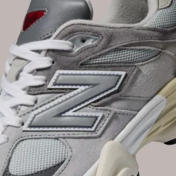 Sneakers Running NEW BALANCE 9060 in Suede e Tessuto Rain Cloud Castlerock e White